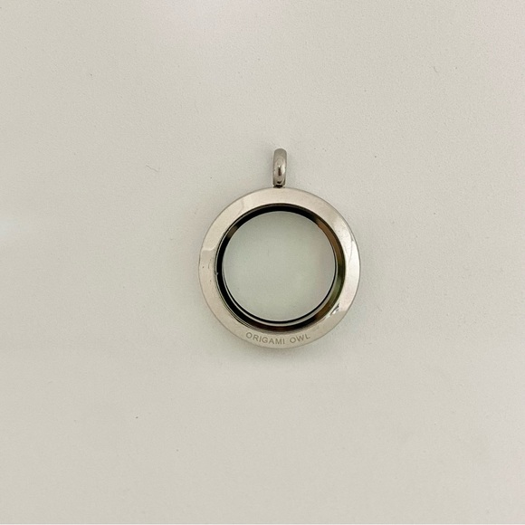 Origami Owl Living Locket - Picture 3 of 5